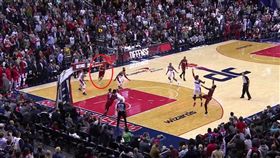 韋德最後一擊失手　隊友補籃絕殺巫師
NBA,邁阿密熱火,Dwyane Wade,Kelly Olynyk,華盛頓巫師
翻攝自推特