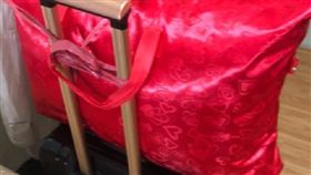 經典紅繩綁行李箱／臉書爆怨公社