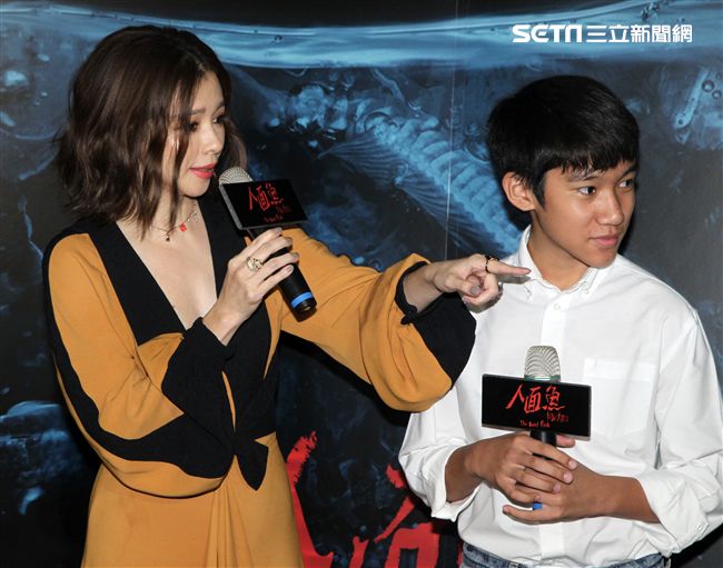 「人面魚紅衣小女孩外傳」徐若瑄、童星吳至璿是演母女。（記者邱榮吉/攝影）