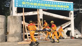 竹市義消特搜隊成軍（2）新竹市義消總隊招募30名特搜隊員，歷經專業特搜訓練後將協助重大災害支援搶救，14日舉行新竹市義消特搜隊成軍典禮，現場示範演練展現訓練成果。中央社記者魯鋼駿攝  107年5月14日