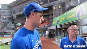 ▲富邦悍將投手Taylor Jordan（喬登）接受訪問。（圖／記者蕭保祥攝影）