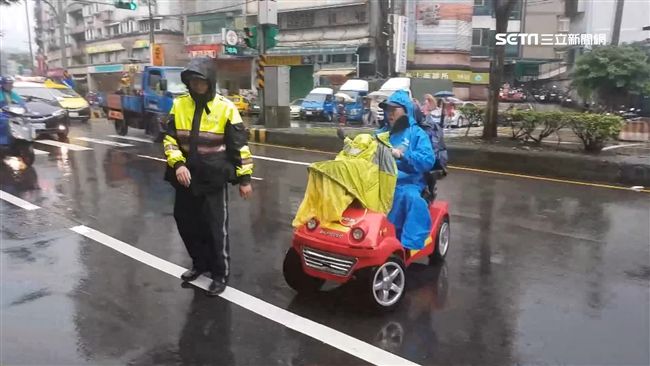時速僅20公里　老翁騎代步車壓行人