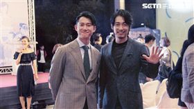 吳慷仁（左）與藤岡靛兩人相見歡。