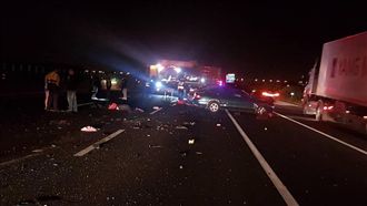 中山高連環撞2死　女童遭慘壓車底亡