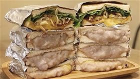 Ticket鐵匙鐵板吐司,鐵板燒,芋泥吐司,沙朗牛排漢堡(記者郭奕均攝影)