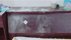 大便,奶粉,小屁孩,哭,／翻攝自爆廢公社公開版