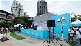 柯文哲行動競總開進公園遭罰台北市長柯文哲行動競總開幕園遊會20日登場，但行動競總車輛違規開進七星公園遭開罰。柯文哲競選辦公室發言人蔡峻維指出，尊重行政機關裁處，車輛是園遊會主舞台的一部分，往後將更謹慎處理，避免類似情況再發生。中央社記者王飛華攝　107年10月20日