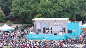 柯文哲行動競選總部園遊會 柯文哲 柯爸柯媽 競選車 競選辦公室提供