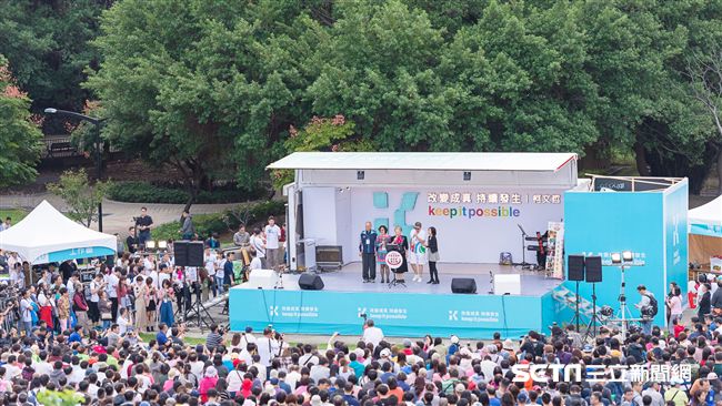 帶頭違規！柯園遊會認定競選活動挨罰