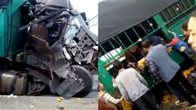 車禍,橘子,陝西,貨車,搶,洋縣,民眾,法律,落井下石,　圖／翻攝自微博　https://goo.gl/NmMYsA