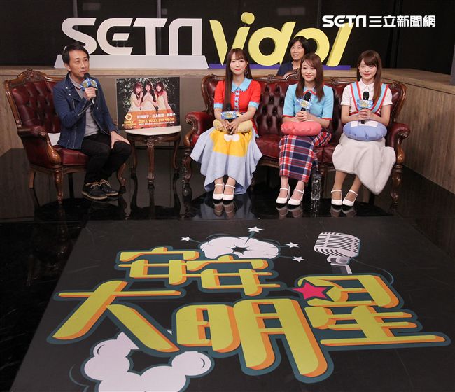 日本AV女優三上悠亞、松田美子、櫻萌子安安大明星。（記者邱榮吉/攝影）