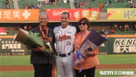 ▲中職表揚完全比賽左投Ryan Verdugo（瑞安），邀請父母來台南觀禮。（圖／記者蕭保祥攝影）