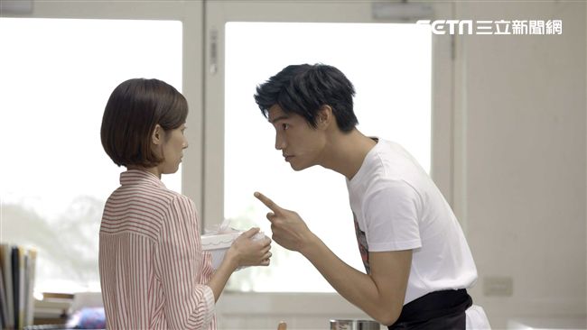 為愛出招！羅宏正手做蛋糕撩未來岳母