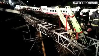 普悠瑪翻覆事故！工程人員鋸鐵軌修復