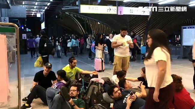 以台灣人為榮！民眾這動作感動外國人