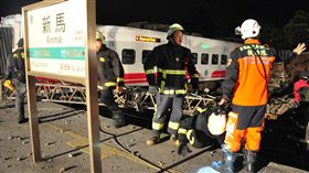 普悠瑪列車事故　宜蘭新馬站出軌（1）由8節車廂編成的台鐵6432車次普悠瑪列車21日下午行經宜蘭蘇澳新馬站時發生出軌事故，造成重大傷亡。中央社記者沈如峰攝　107年10月21日