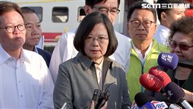 總統蔡英文勘查普悠瑪出軌