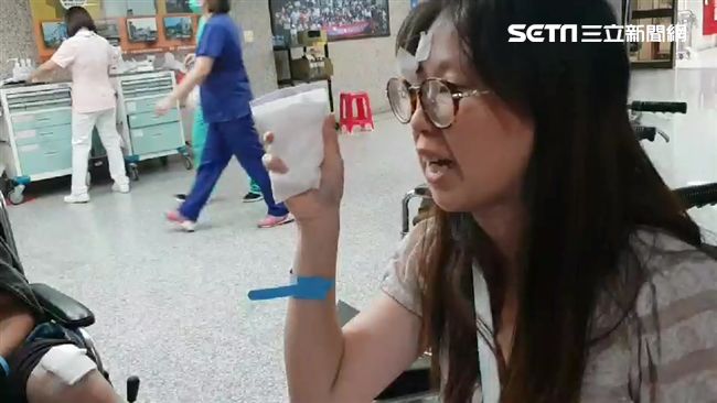 人噴飛！勇母緊抱女「最後一秒」才放