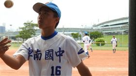 宜蘭,普悠瑪,翻覆,台鐵,王羽飛,投手（圖／翻攝畫面）