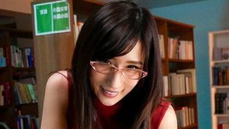 AV女優戴眼鏡柔弱？竟是男優的惡夢
