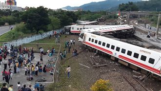 逼普悠瑪降速　台鐵東西線恐怖六大彎