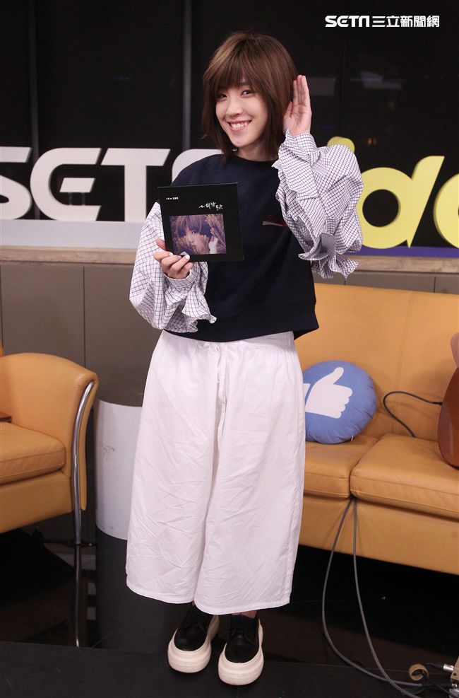 莊鵑瑛(小球)安安大明星。（記者邱榮吉/攝影）