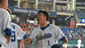 林哲瑄盜本壘。（圖／記者王怡翔攝影）