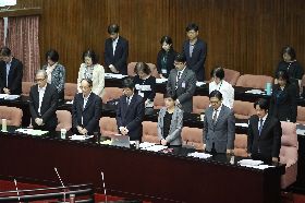 賴揆為普悠瑪列車事件傷亡者默哀