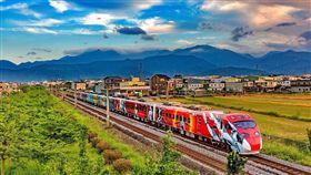 宜蘭,普悠瑪,翻覆,洄瀾之心,出軌,觀光專列,台鐵（圖／翻攝自《洄瀾之心-花蓮普悠瑪彩繪觀光專列》臉書）