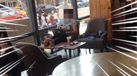 咖啡店,奧客,翹腳,脫鞋,爆怨公社　圖／翻攝自臉書爆怨公社