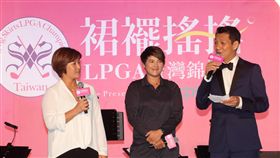 朴世莉（左）及曾雅妮。（圖／裙襬搖搖高爾夫基金會提供）