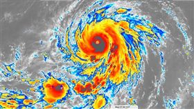 玉兔颱風,颱風眼,強颱,吳聖宇