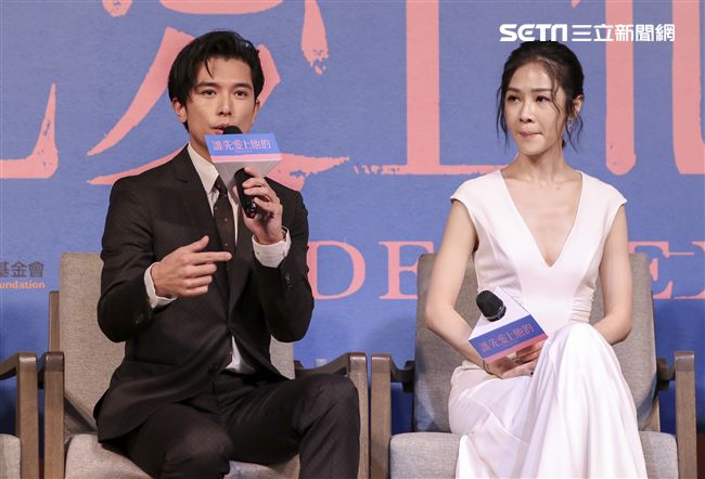 電影「誰先愛上他的」記者會，主持人黃子佼、導演徐譽庭、許智彥，男女主角邱澤、謝盈萱、陳如山、黃聖球。（記者林士傑/攝影）