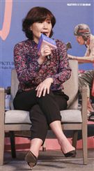 電影「誰先愛上他的」記者會，主持人黃子佼、導演徐譽庭、許智彥，男女主角邱澤、謝盈萱、陳如山、黃聖球。（記者林士傑/攝影）