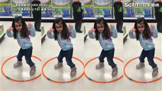 女娃搖呼拉圈　搖出魔性舞蹈！