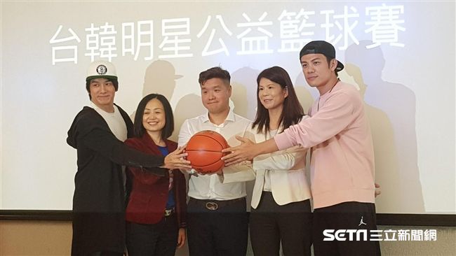 鄭珍雲領軍！台韓明星尬球更要做公益