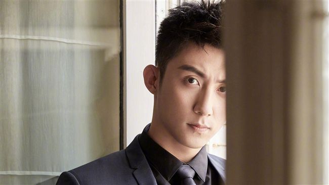 鮮肉男星被爆秘婚…家暴老婆釀婚變