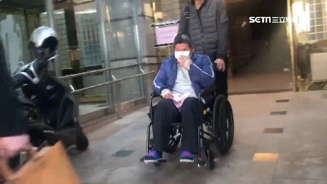 尤振仲創傷自我封閉　大哭一場開口了