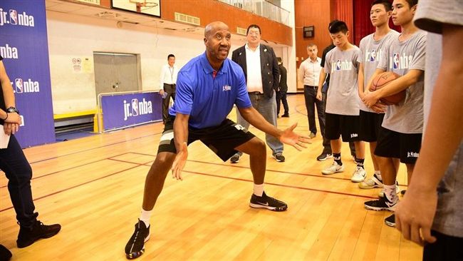 NBA經典防守大師　包溫指導青少年