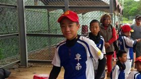 普悠瑪列車事故　棒球小將王羽飛情況漸穩定台鐵普悠瑪列車21日在宜蘭新馬站附近發生出軌翻覆意外，造成嚴重傷亡。就讀台東縣卑南國中的王羽飛一度傳出命危，院方22日宣布，經治療目前狀況逐漸穩定。（翻攝王羽飛臉書）中央社記者管瑞平傳真　107年10月22日