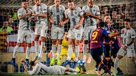 梅西笑歪！國米神招抓到蘇牙罰球偷雞
足球,歐冠聯賽,巴塞隆納,國際米蘭,Luis Suarez
翻攝自推特