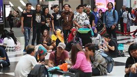 公視製播東南亞語新聞（3）公共電視2日起開播越南語、印尼、泰國語新聞節目，1日選在常有外籍移工聚集的台北車站舉辦宣傳記者會，盼讓在台東南亞新住民能閱聽到以母語所播報的台灣新聞。中央社記者裴禛攝　107年4月1日