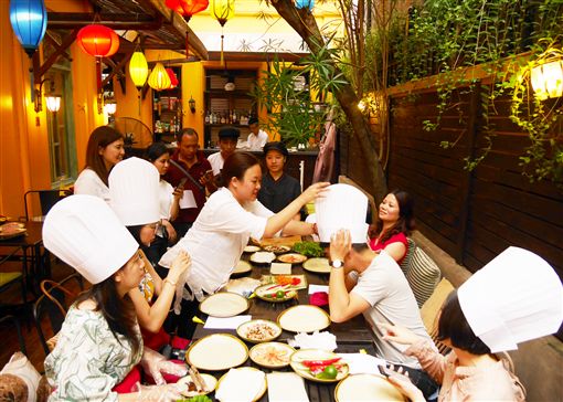 越南河內當吃貨,頂級遊船玩秘境中的秘境─蘭夏灣。(圖/業配)