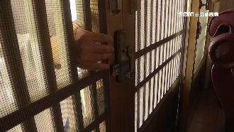 趁半夜闖空門　跛腳賊大膽「燒紗門」