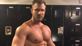 G片男優　達美航空　空少　翻攝網路