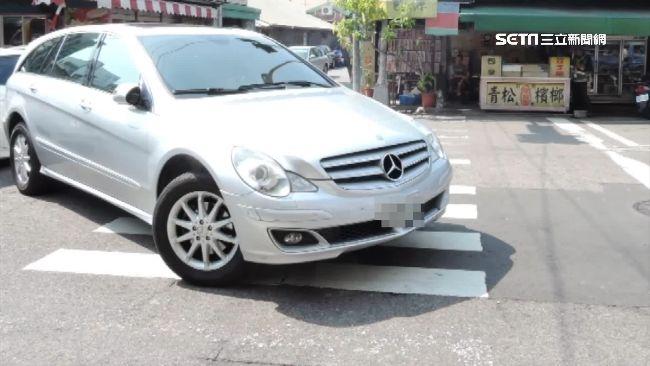校長酷愛賓士車　停學校占學生