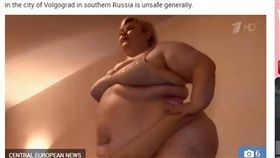 300公斤胖妹把公寓「震成危樓」　鄰居崩潰：要塌啦！　圖／翻攝太陽報