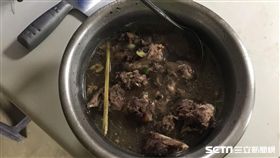 台中豐原移工吃狗肉／翻攝畫面