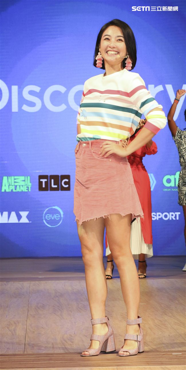 TLC餐桌生活節開跑記者會，Janet力邀柯市長化身萬聖節搞怪裝扮挑戰「決戰時尚伸展台」，攜手當家主持人大霈、湘婷、Soac、Anton特製搗蛋料理。（記者林士傑/攝影）