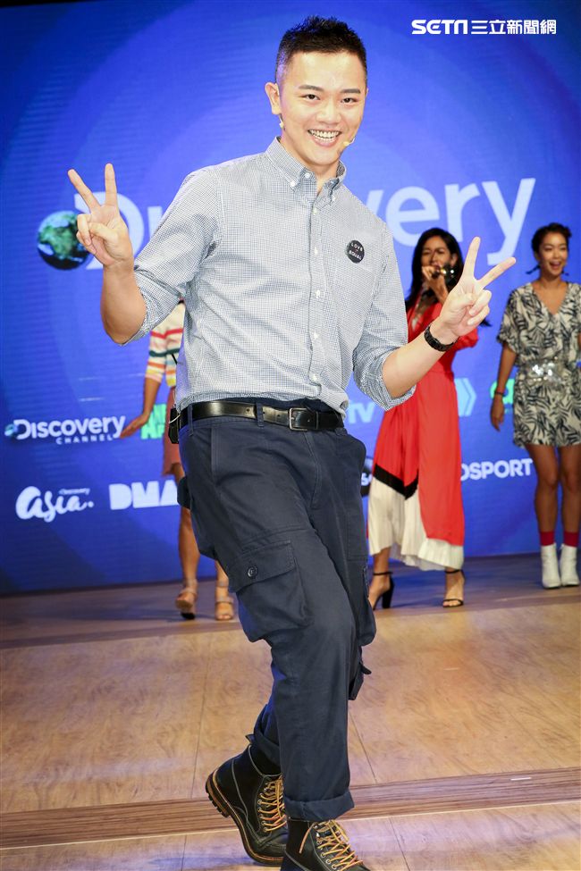 TLC餐桌生活節開跑記者會，Janet力邀柯市長化身萬聖節搞怪裝扮挑戰「決戰時尚伸展台」，攜手當家主持人大霈、湘婷、Soac、Anton特製搗蛋料理。（記者林士傑/攝影）